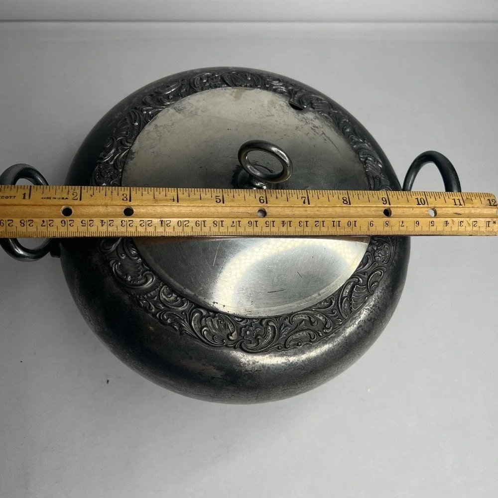 Antique Silverplate Large Soup Tureen Southington & Co Quadruple Plate 1709